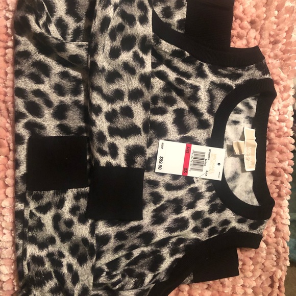 Cold shoulder Black Leopard Print Blouse - Picture 7 of 7